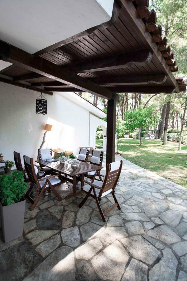 Villa Irini In Sani Сани Бийч Екстериор снимка